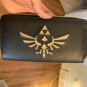 Nintendo The Legend of Zelda Logo Gold/Black Zip